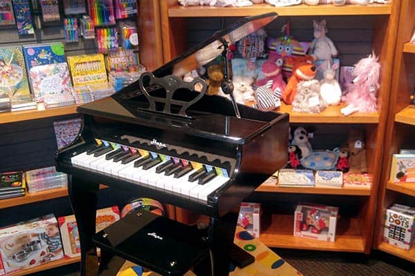 Store_Piano A mini piano inside of a store